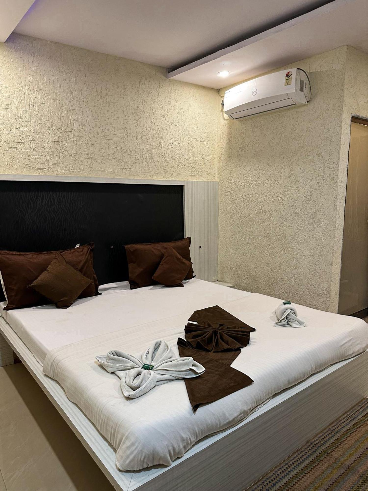 Hotel Payal & Restaurent Pachmarhi Luaran gambar