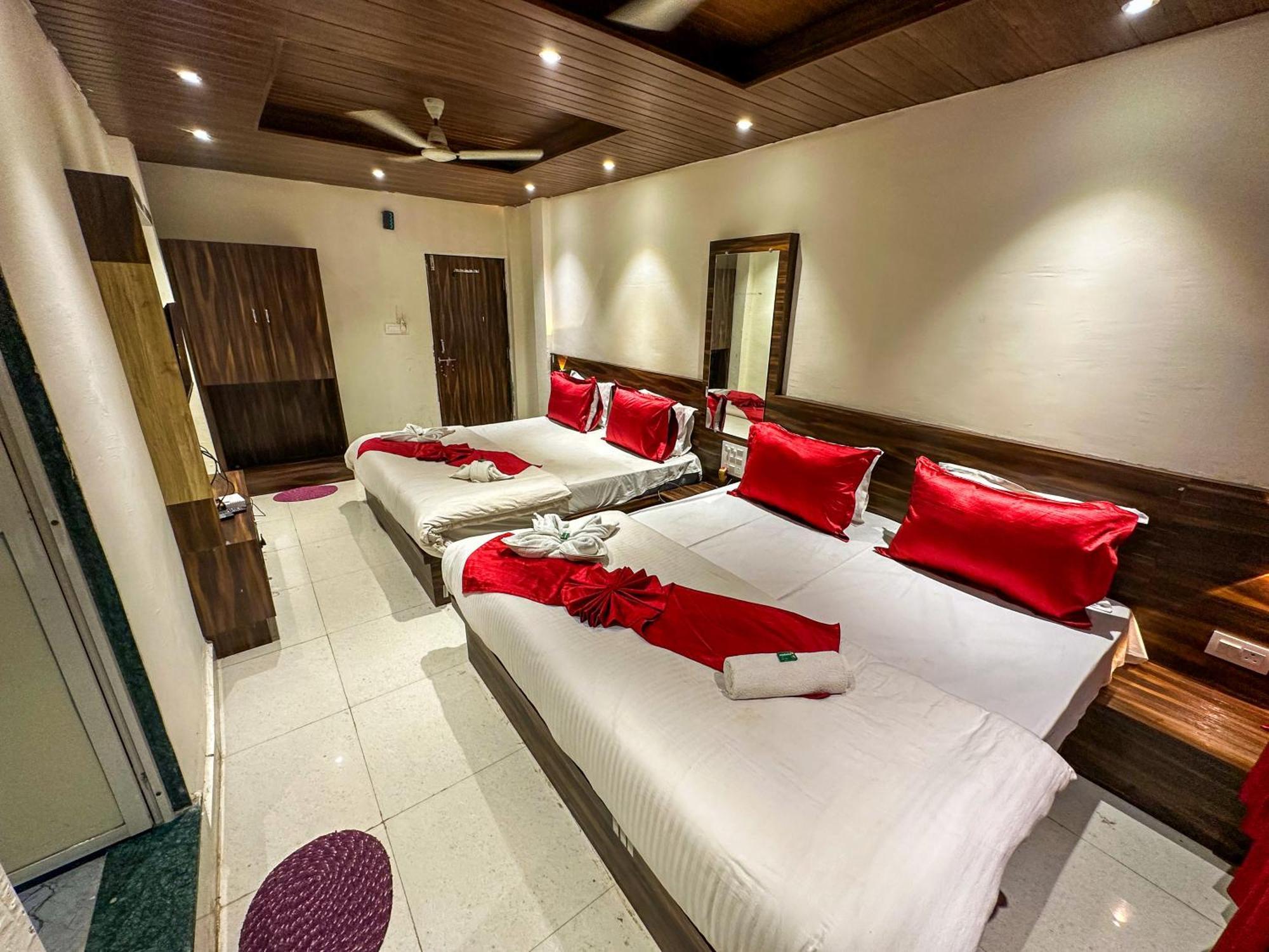 Hotel Payal & Restaurent Pachmarhi Luaran gambar