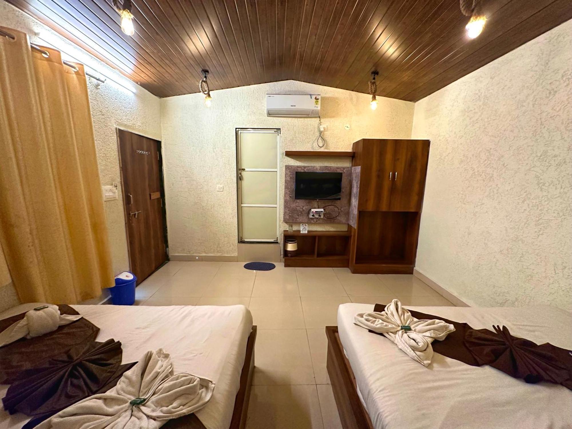 Hotel Payal & Restaurent Pachmarhi Luaran gambar