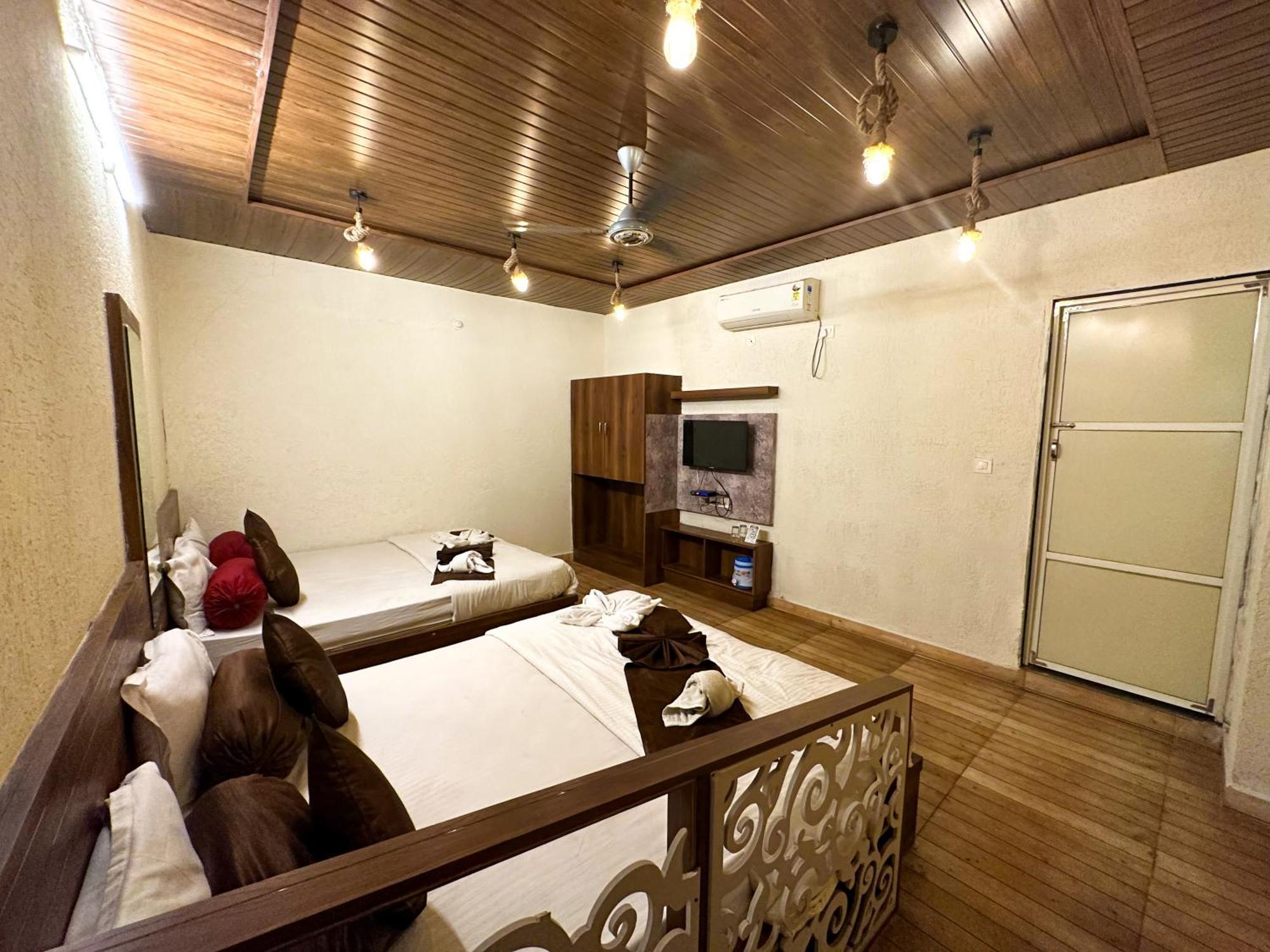 Hotel Payal & Restaurent Pachmarhi Luaran gambar